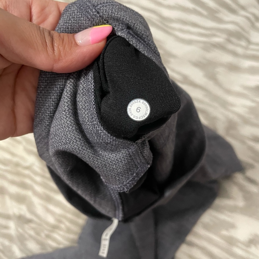Lululemon - Picture 4 of 4